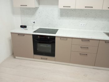 Кухонный гарнитур высокий Латте 3000 мм, Стол. 26 мм в Полевском - polevskoj.mebel-e96.ru